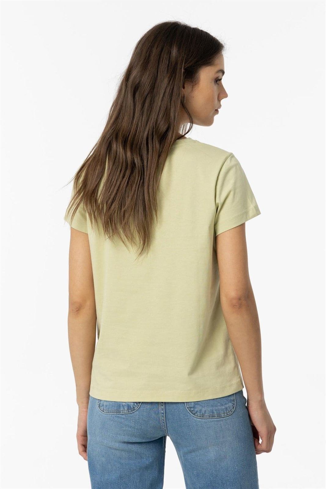 Camiseta verde letras y perlas, Pareia - Imagen 3