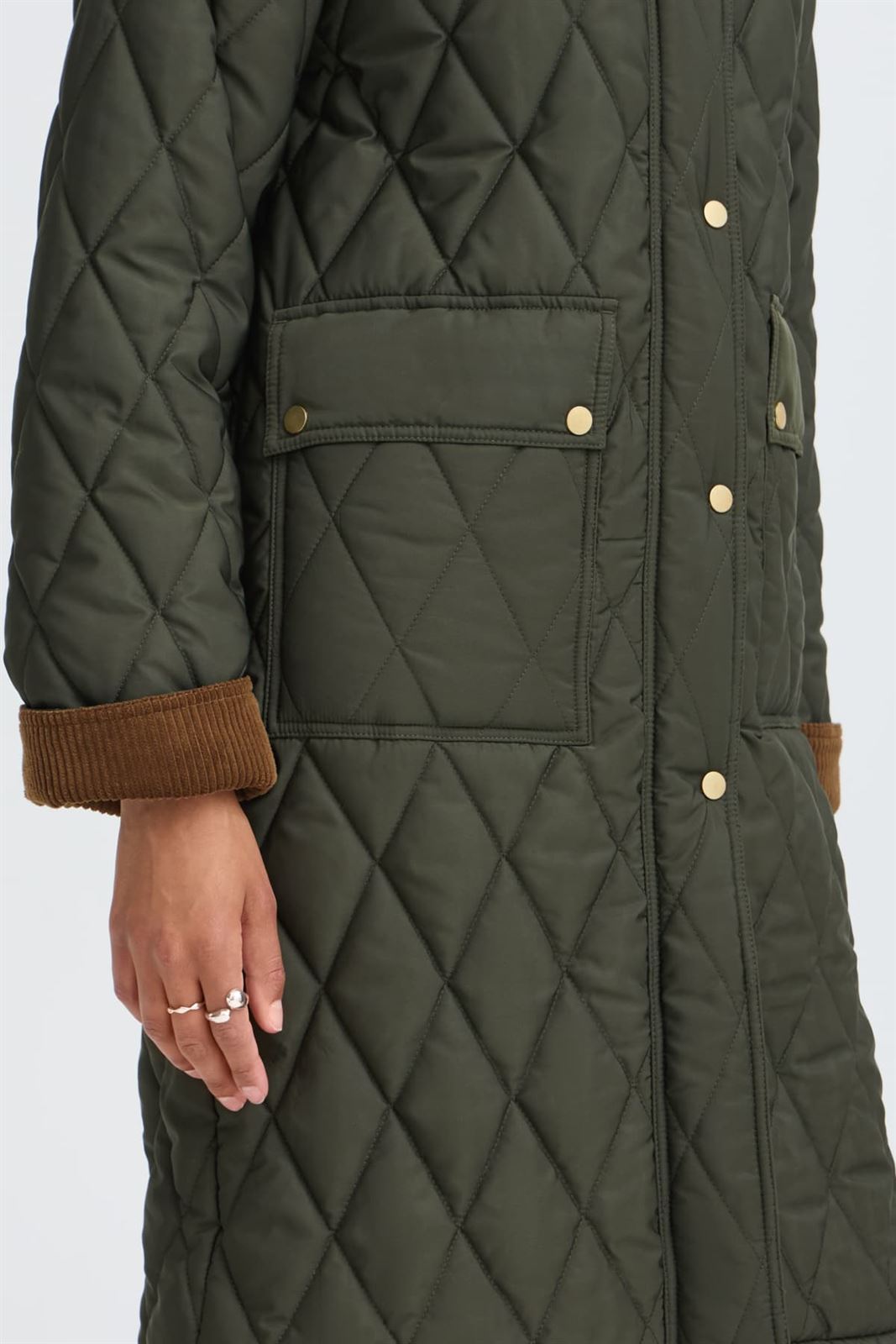 Abrigo Bellini acolchado con cuello de pana B.young - verde oscuro - Imagen 6