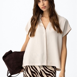 Blusa beige manga corta, Berto - Imagen 1