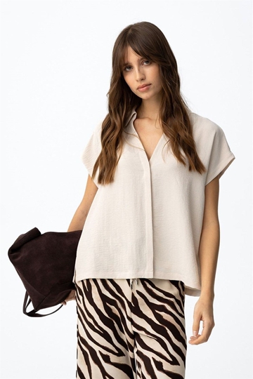 Blusa beige manga corta, Berto - Imagen 1