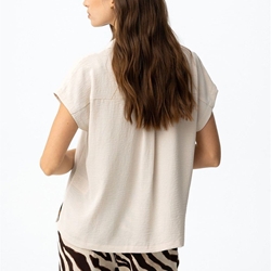 Blusa beige manga corta, Berto - Imagen 2