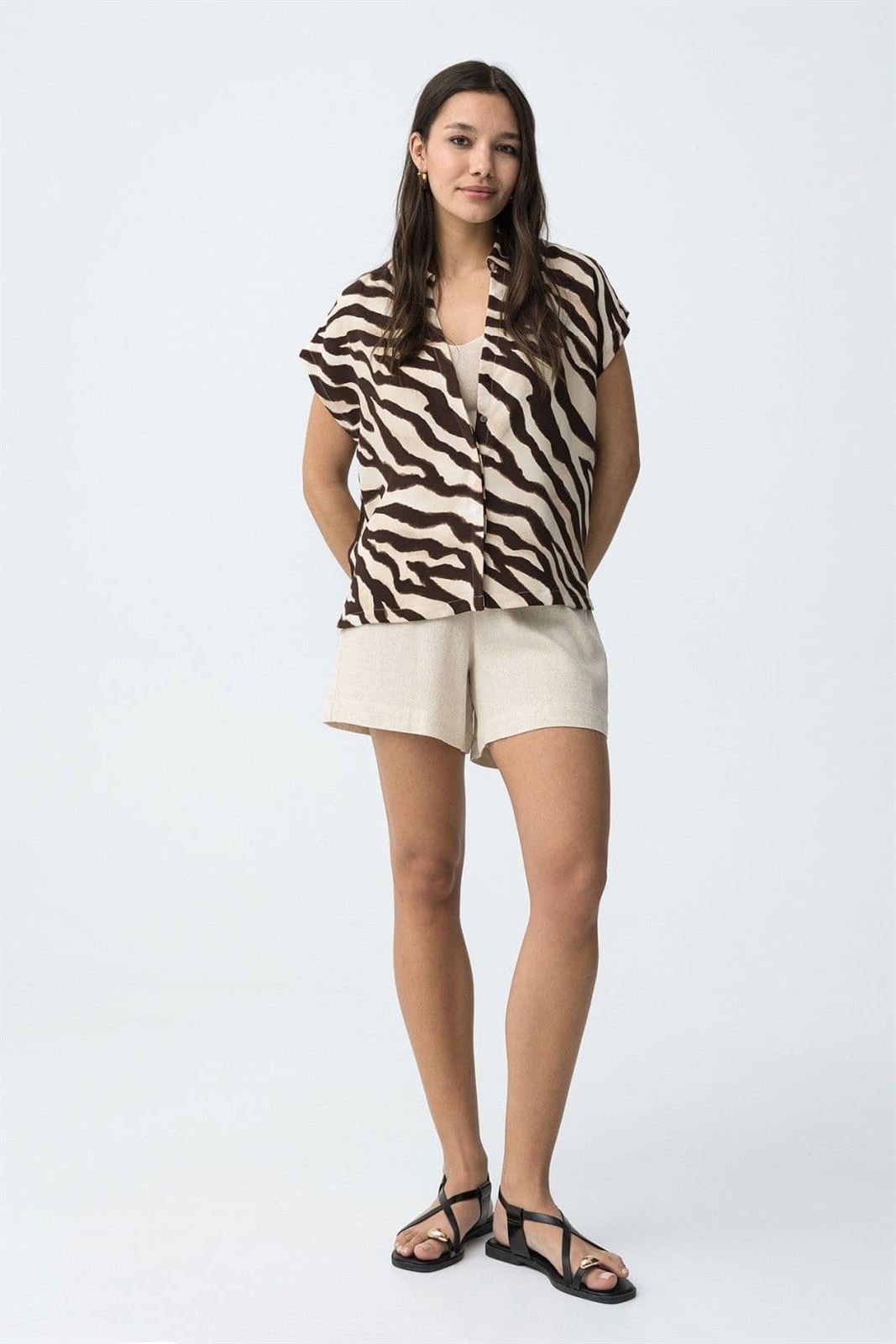 Blusa estampado cebra manga corta, Berto - Imagen 3