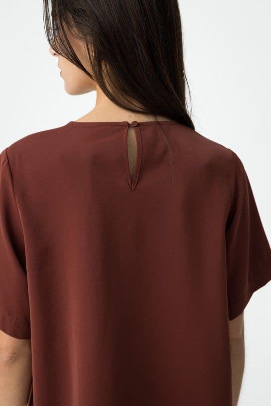 Blusa fluida granate, Aethos - Imagen 5