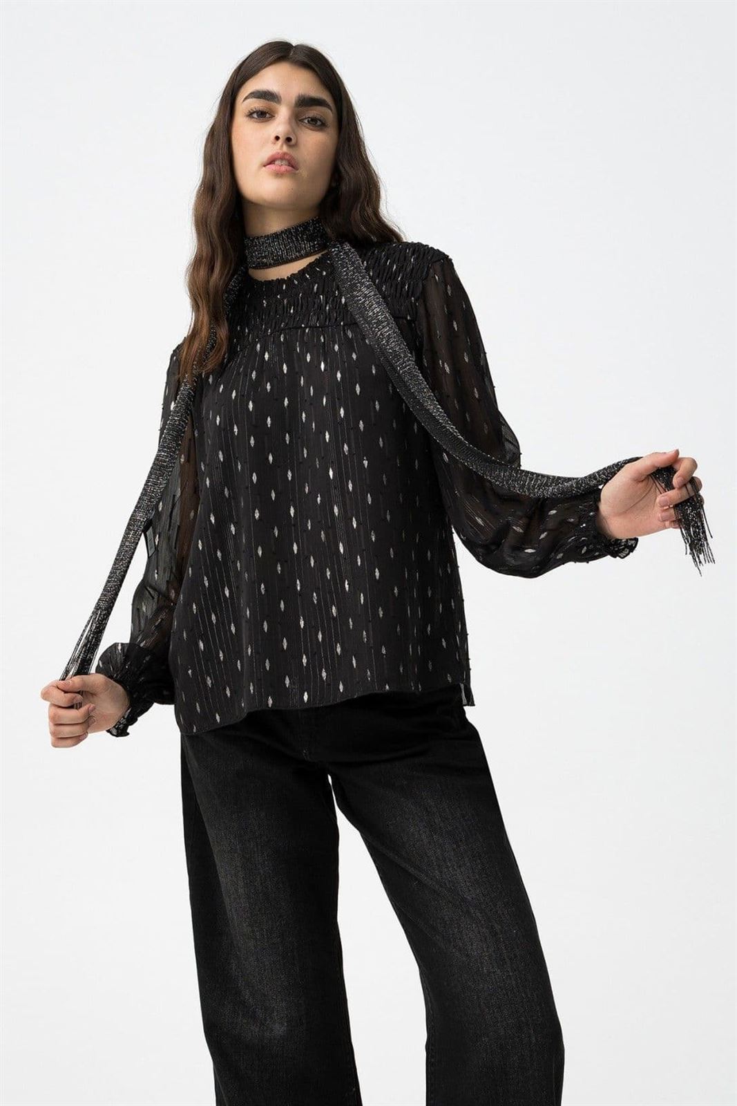 Blusa negra hilo metálico, Fernanda - Imagen 3