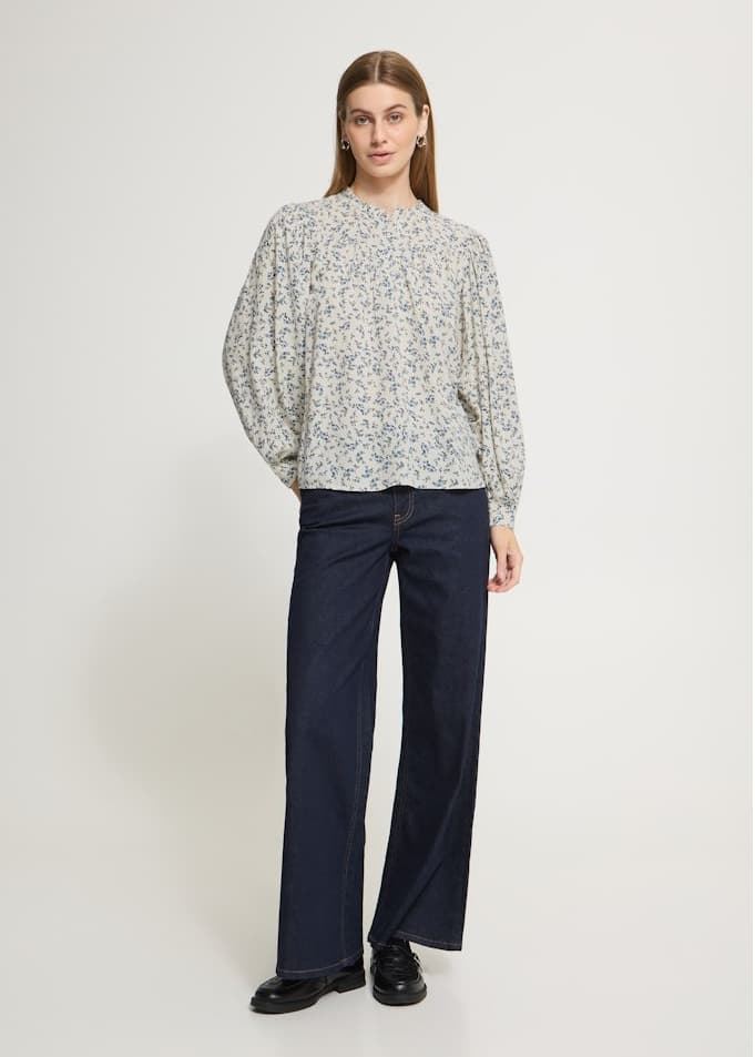 Blusa Vera estampado floral Ichi - crudo y azul - Imagen 3