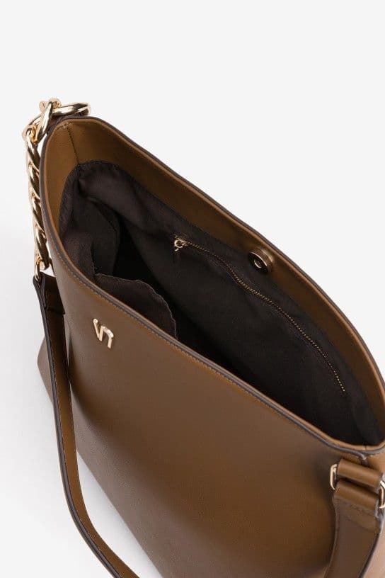 Bolso marrón con cadena - Imagen 5