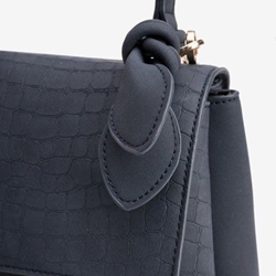 Bolso textura cocodrilo azul - Imagen 2