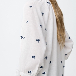 Camisa blanca bordado azul, Edesta - Imagen 2