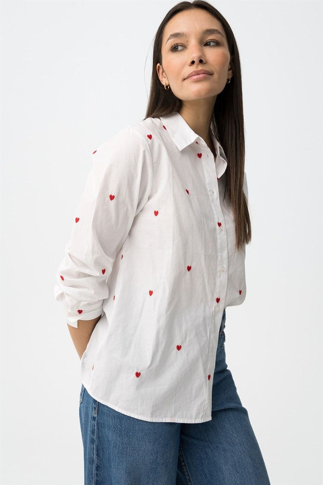 Camisa blanca bordado corazones, Valentina - Imagen 3