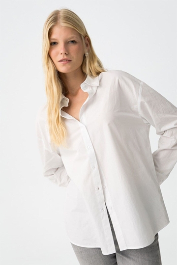 Camisa blanca, Castro - Imagen 1