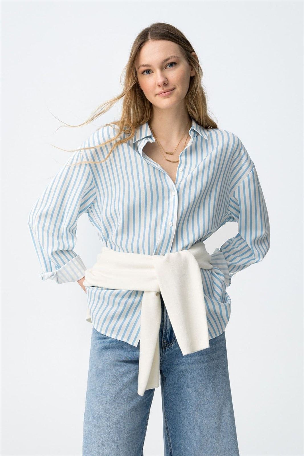 Camisa de lino y rayas, Ella - Imagen 1