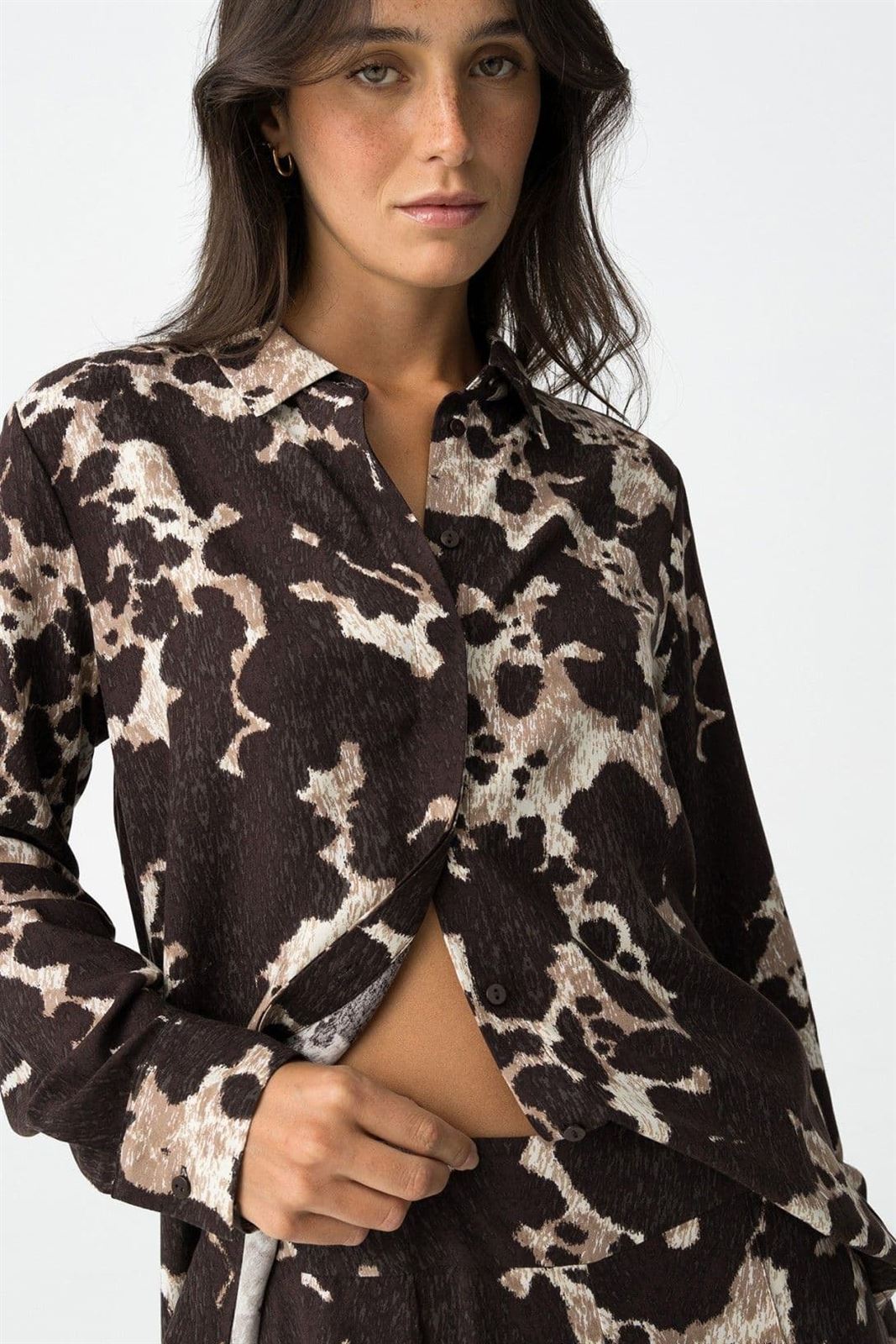 Camisa estampado, Qatar - Imagen 1