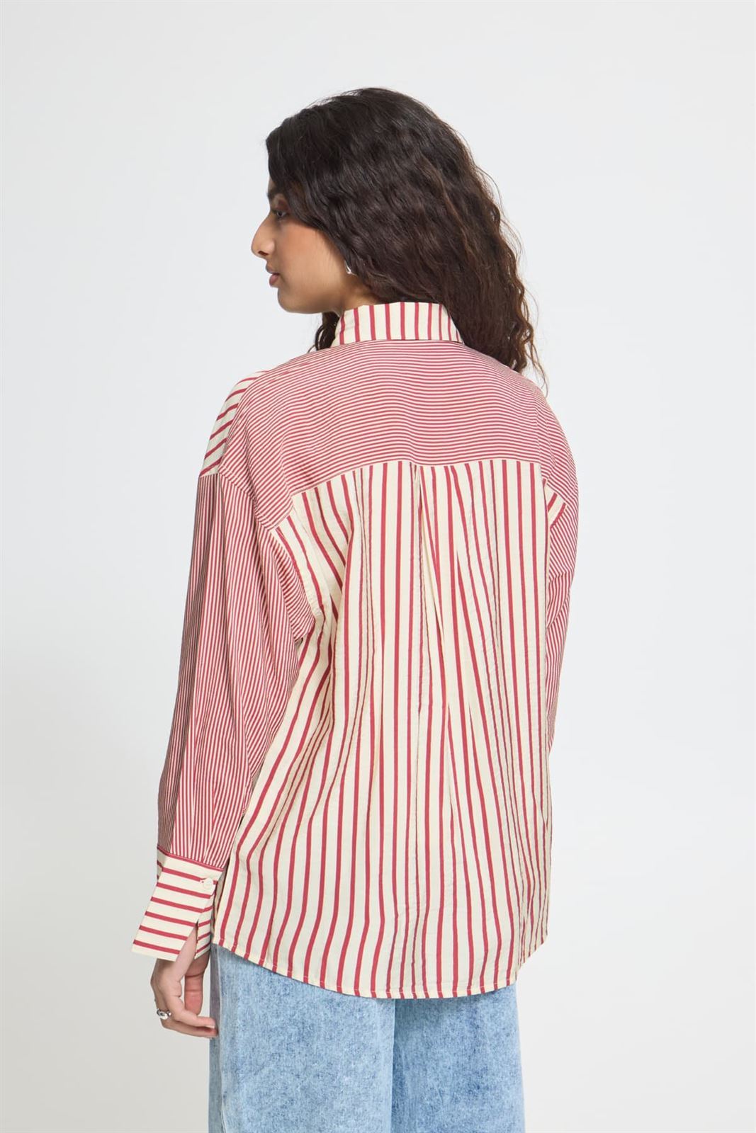 Camisa oversize de rayas, Louri, Ichi - rojo y crudo - Imagen 4