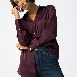 Camisa satinada burdeos, Capricho - Imagen 1