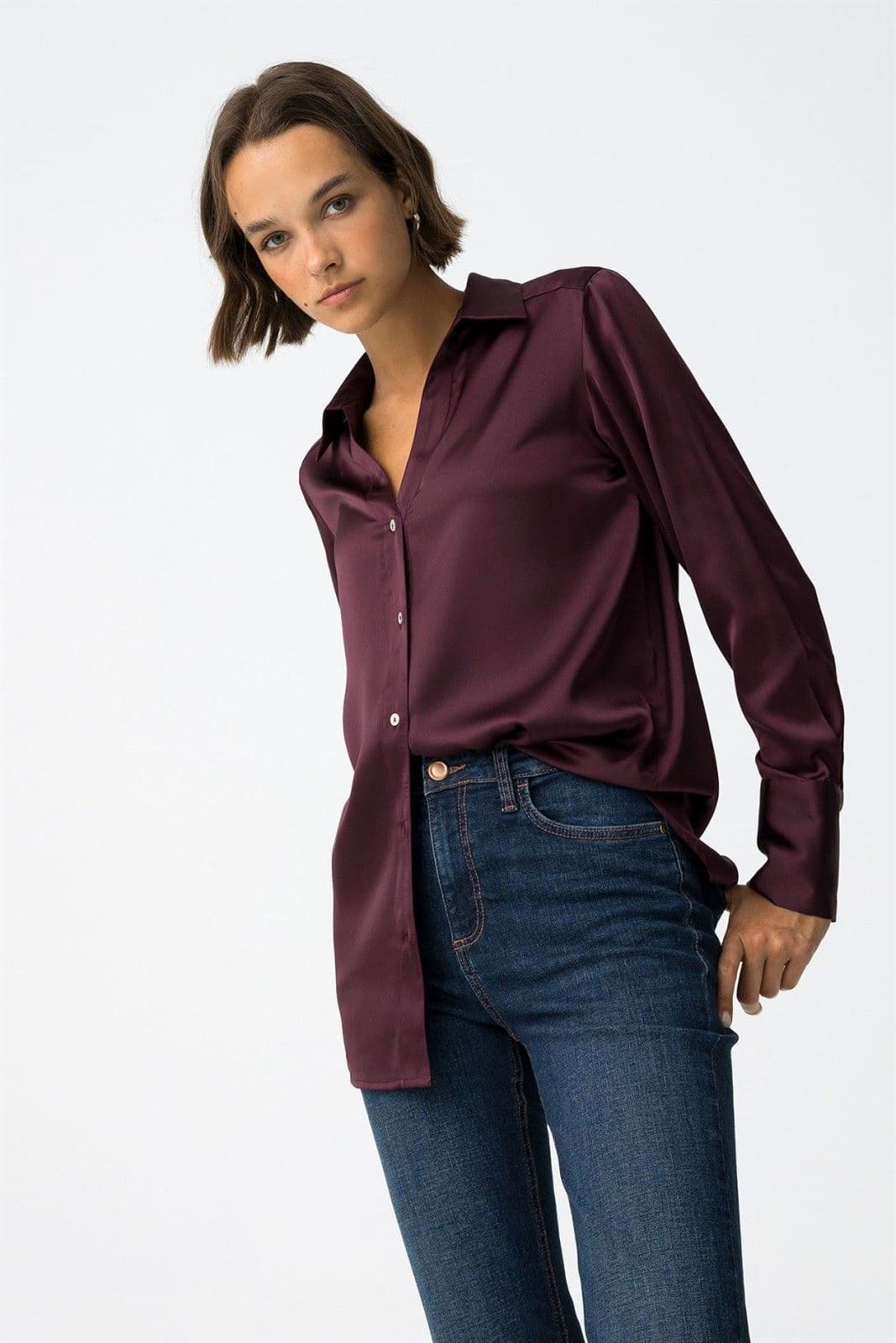 Camisa satinada burdeos, Capricho - Imagen 3