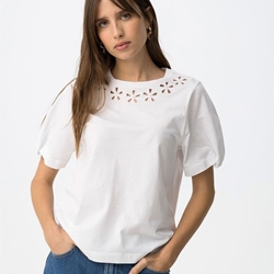 Camiseta blanca calados, Meda - Imagen 2
