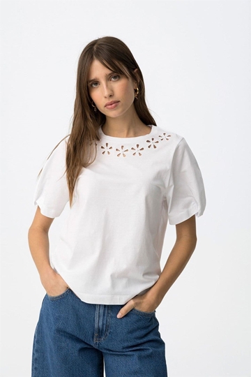 Camiseta blanca calados, Meda - Imagen 2