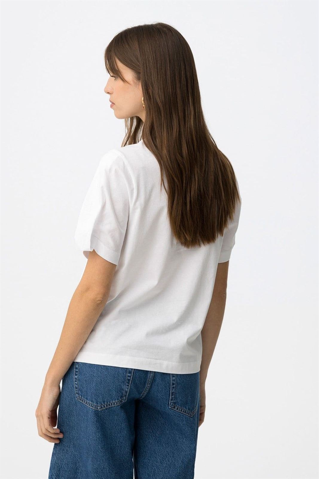 Camiseta blanca calados, Meda - Imagen 3