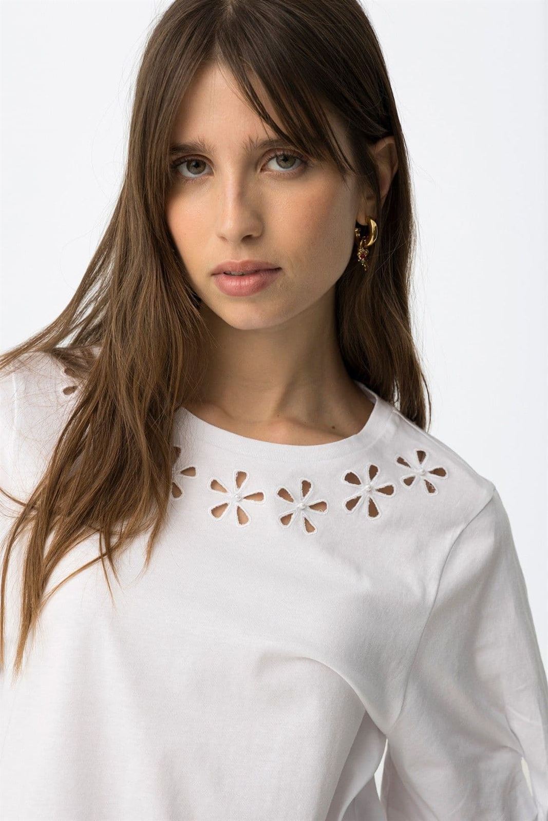 Camiseta blanca calados, Meda - Imagen 4
