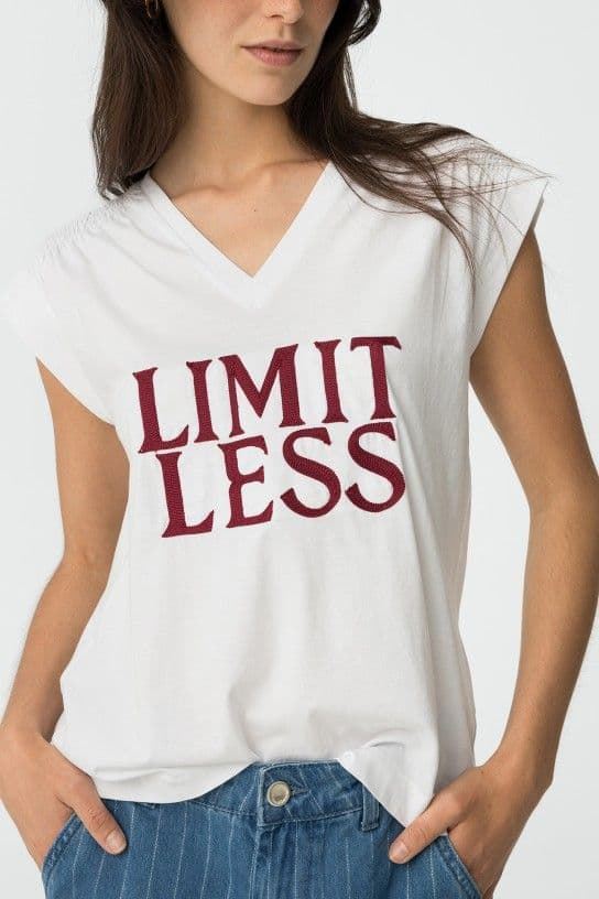 Camiseta bordado granate y frunce, Cammie - Imagen 4