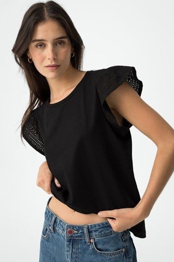 Camiseta negra con Mangas en Bordado Inglés, Graciosa - Imagen 1