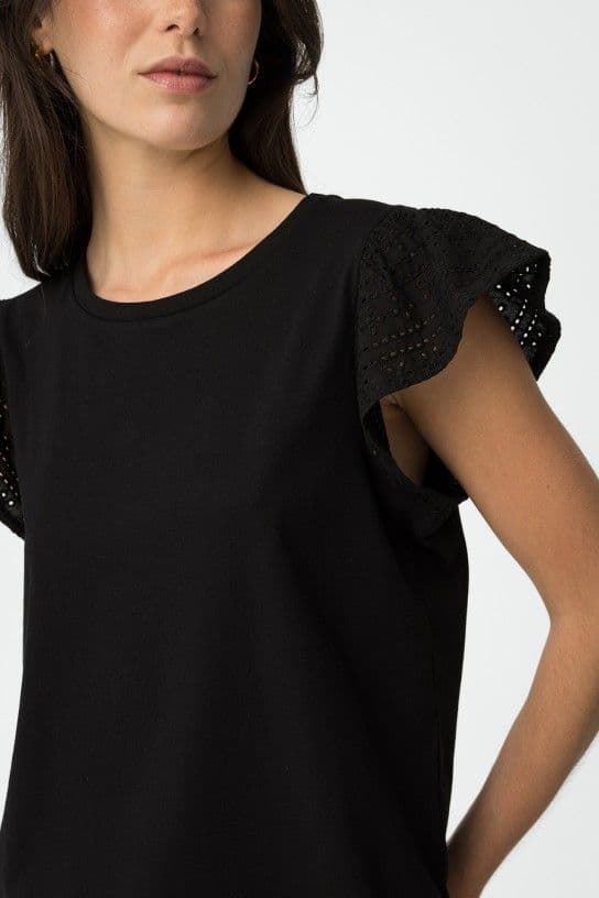 Camiseta negra con Mangas en Bordado Inglés, Graciosa - Imagen 3