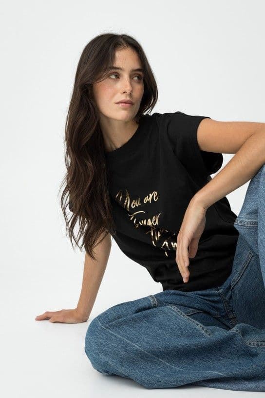 Camiseta negra dorados, Madrid - Imagen 1