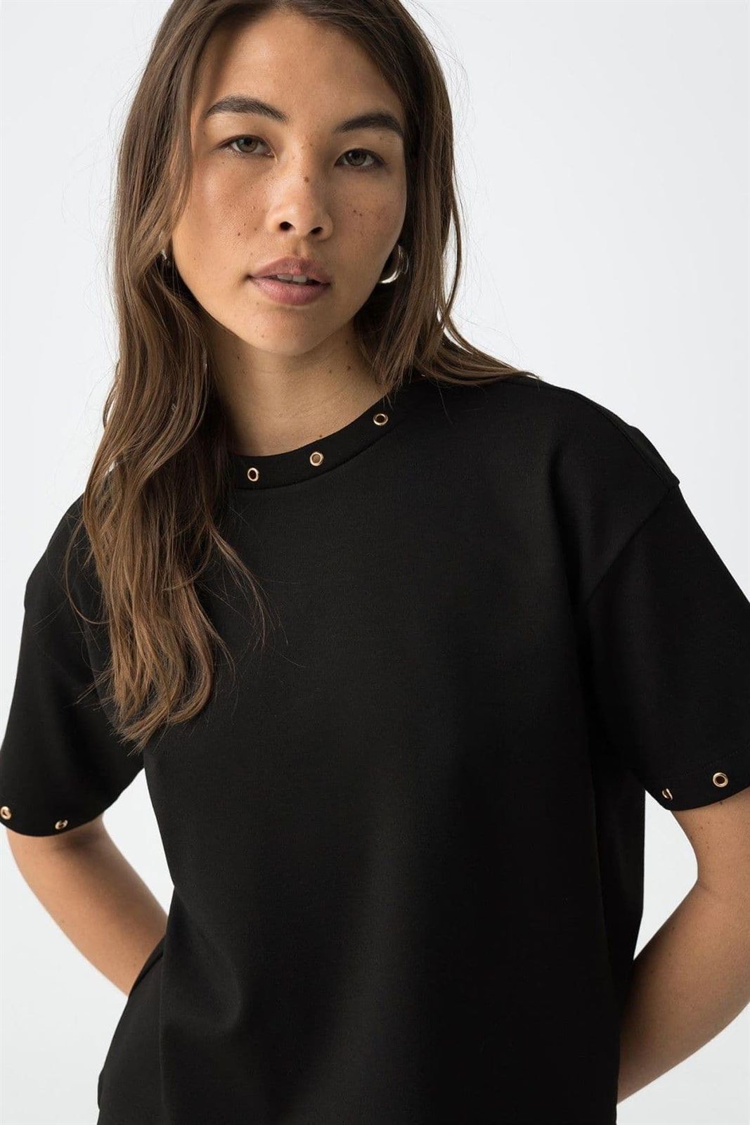 Camiseta negra tachuelas, Kissy - Imagen 1