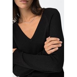 Camiseta Negro cuello pico, Brenna - Imagen 2