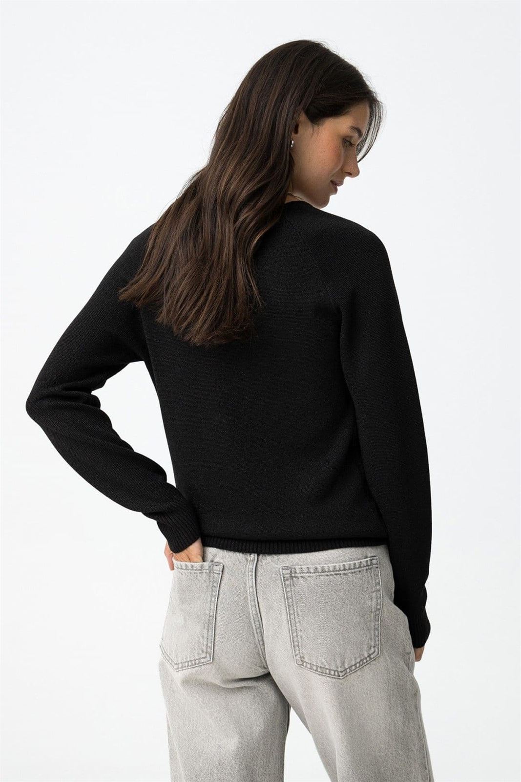 Camiseta Negro cuello pico, Brenna - Imagen 4