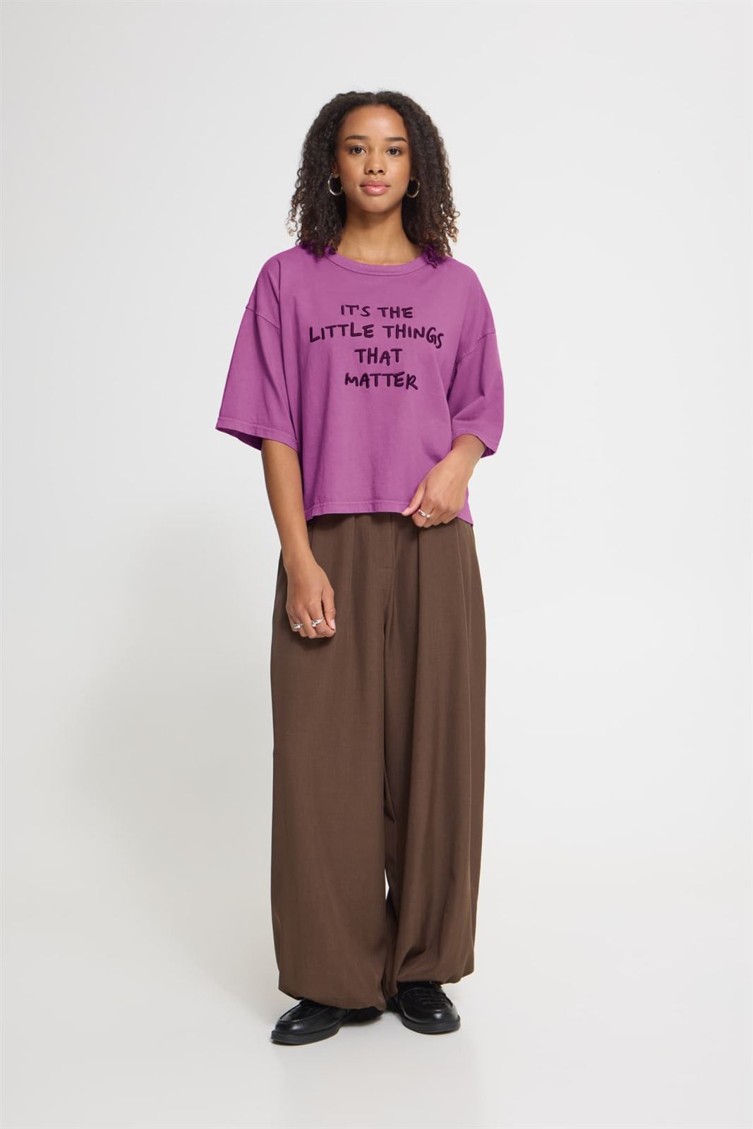 Camiseta oversize con mensaje bordado Ichi, Nica - malva - Imagen 6