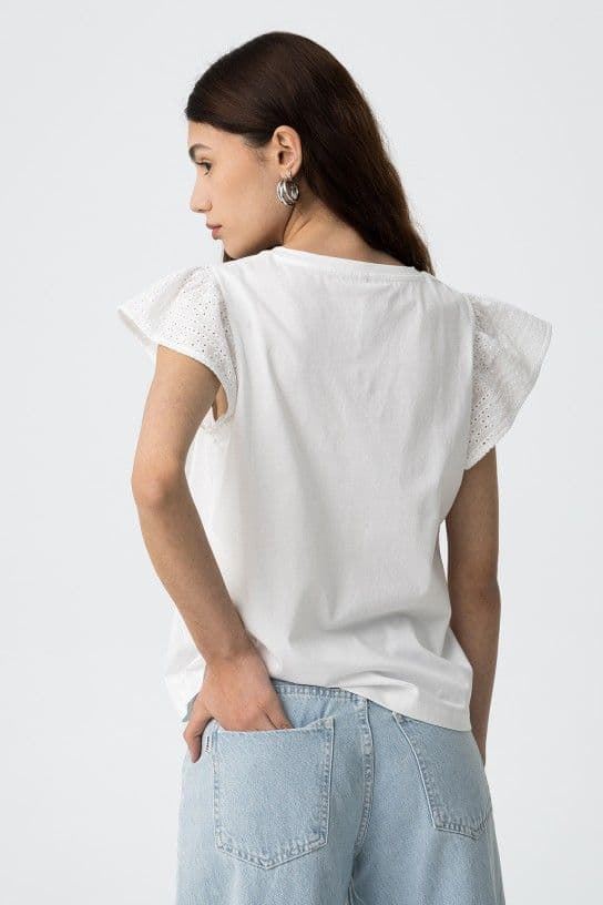 Camiseta pico blanco con Mangas en Bordado Inglés, Graciosa - Imagen 3