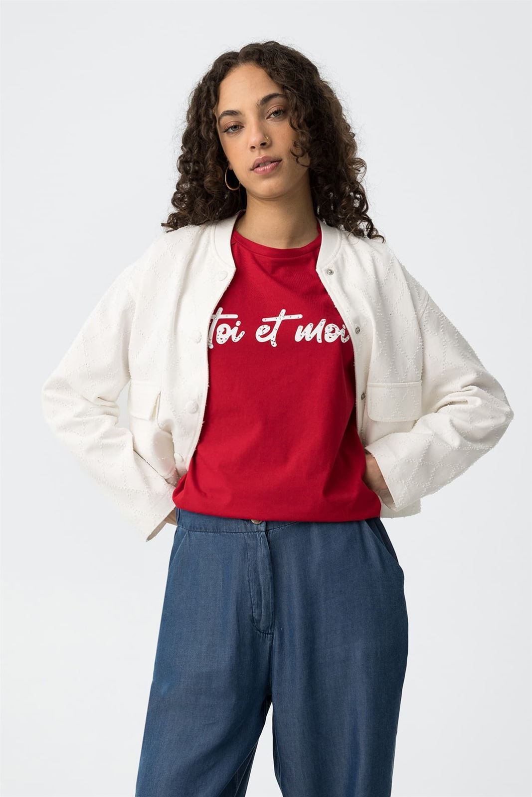Camiseta roja apliques, Flora - Imagen 3