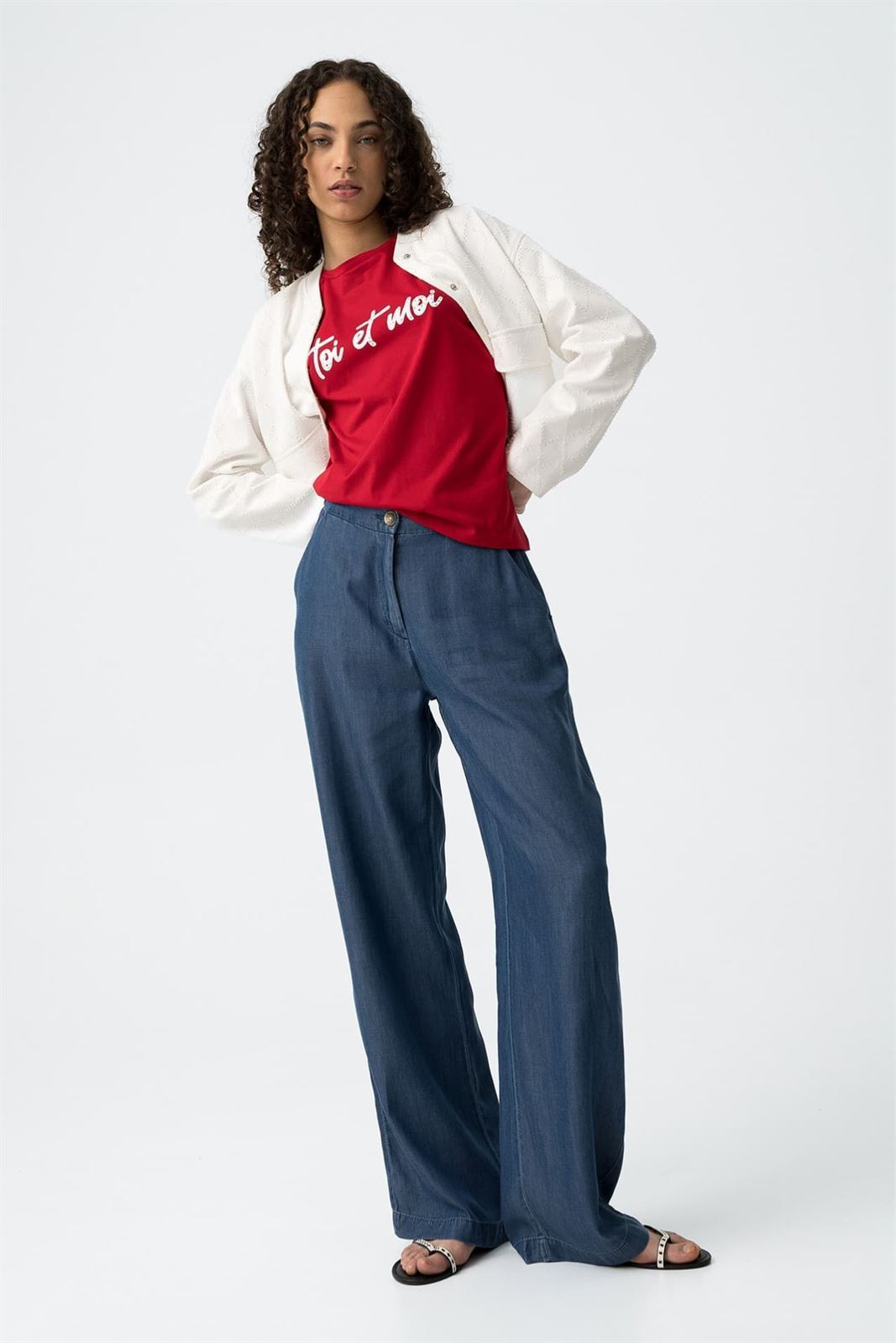 Camiseta roja apliques, Flora - Imagen 5