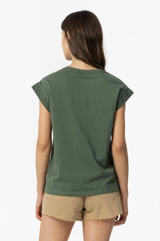 Camiseta verde bordado frontal, Chiara - Imagen 3