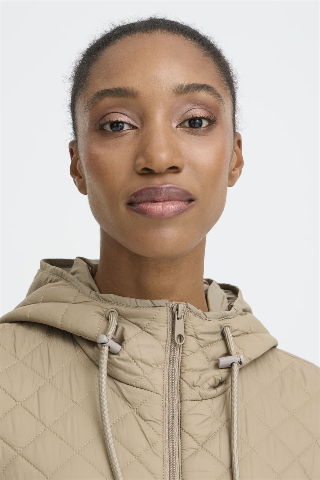 Cazadora beige, By Berta Hood - Imagen 4