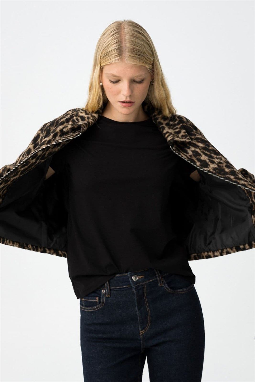Cazadora estampado leopardo, Rizz - Imagen 3