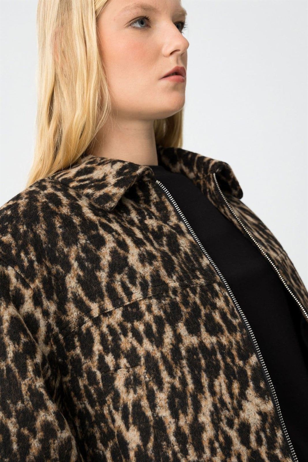 Cazadora estampado leopardo, Rizz - Imagen 6
