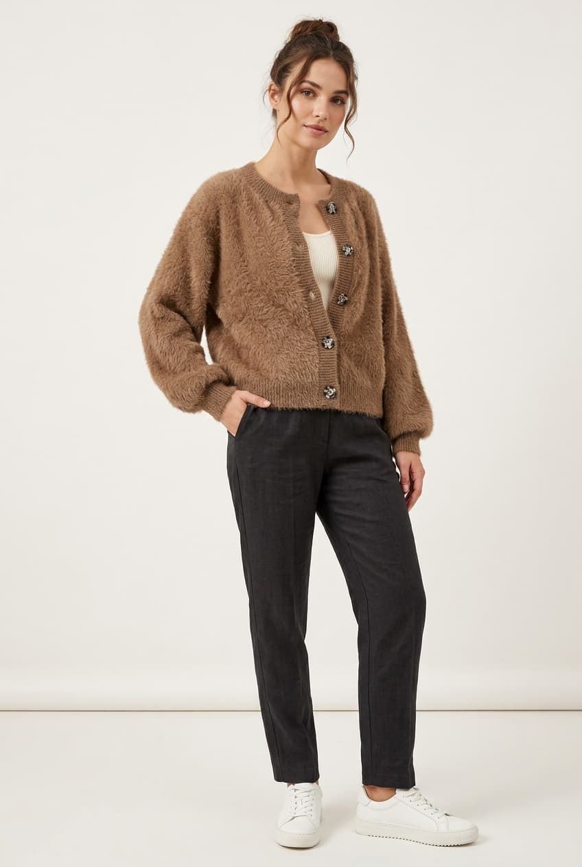 Chaqueta Cobi de punto peludo corta con botones efecto carey y mangas globo Lylu - marrón camel - Imagen 3