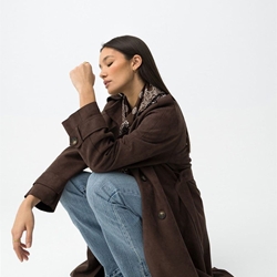 Gabardina antelina chocolate relajado, Suez - Imagen 1