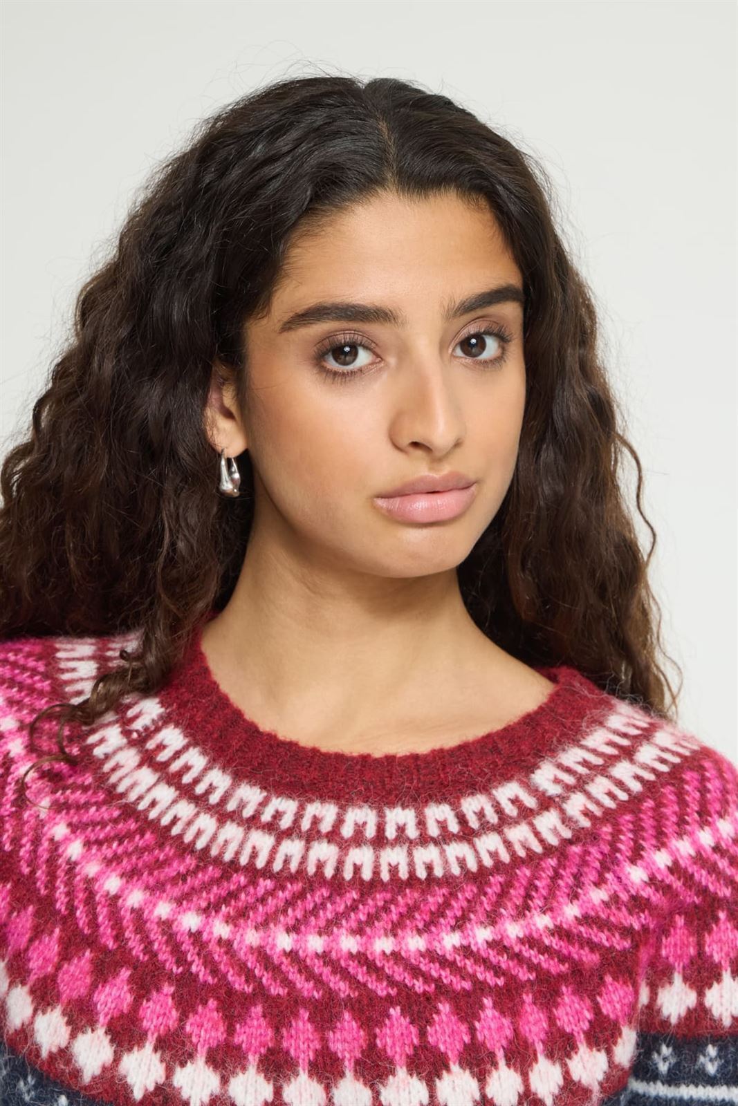 Jersey Cylle estilo nórdico de jacquard multicolor Ichi - burdeos, rosa y azul marino - Imagen 3
