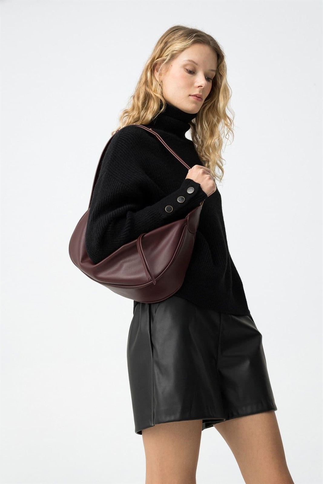 Jersey de punto negro, Lemuria - Imagen 1