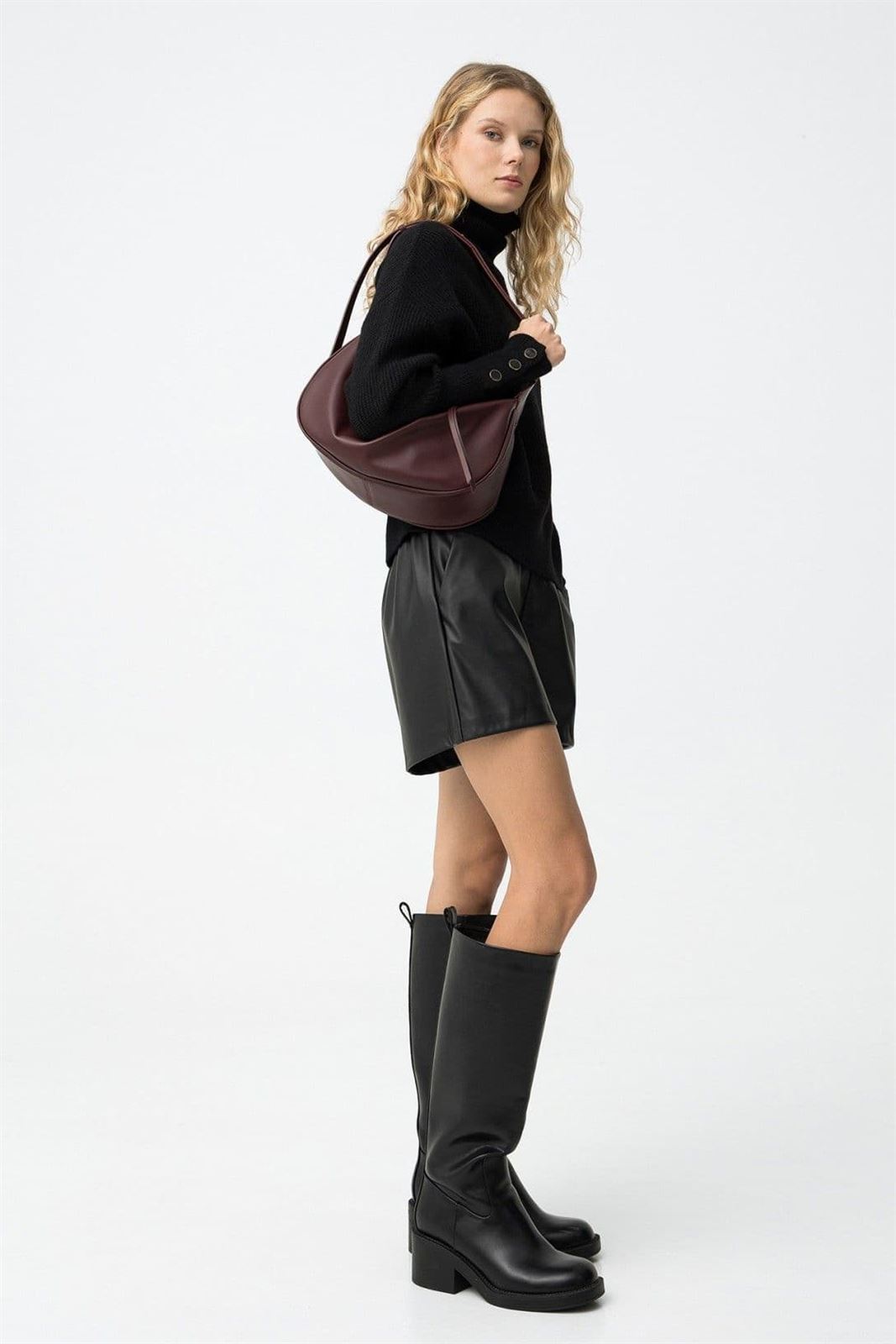 Jersey de punto negro, Lemuria - Imagen 5