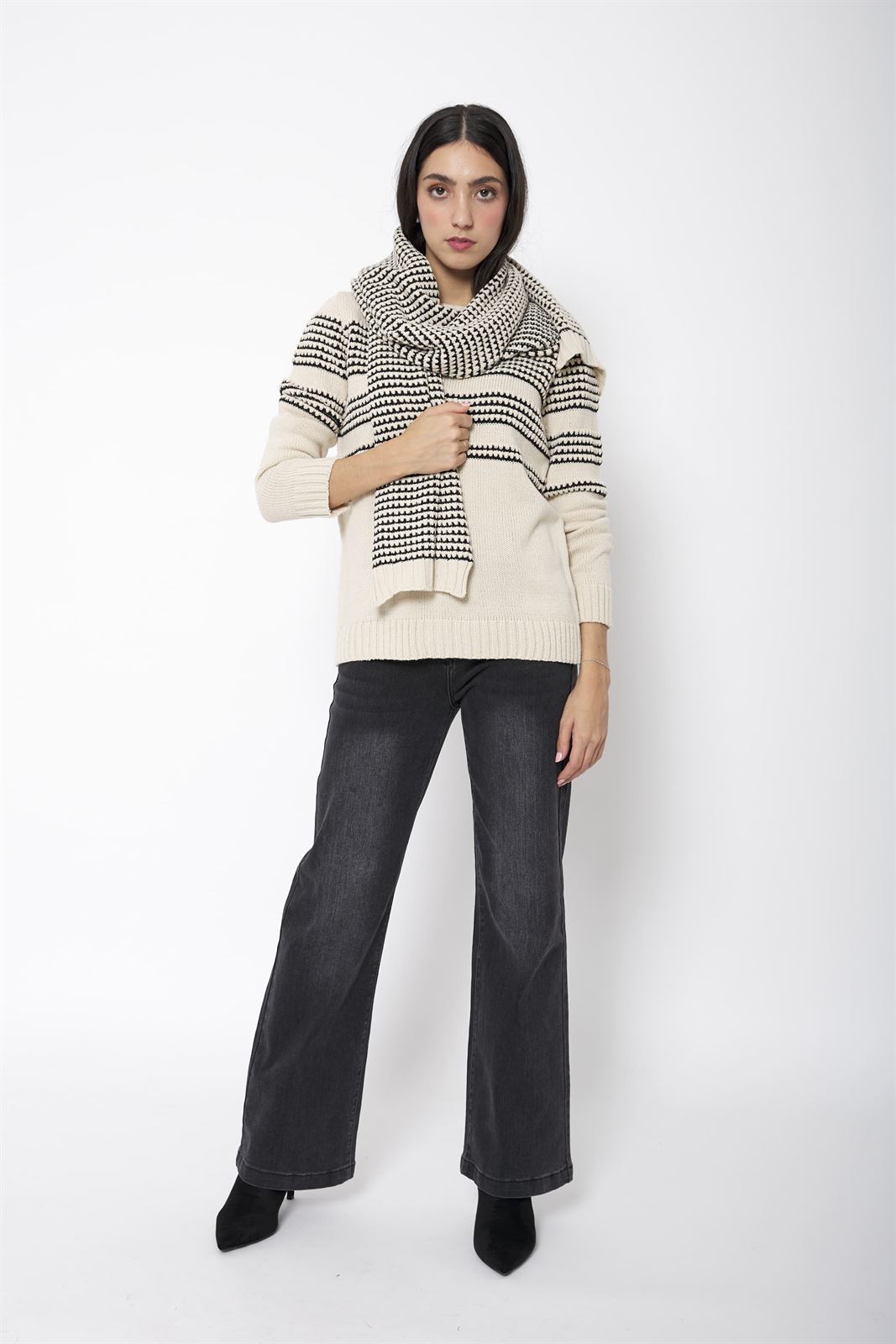 Jersey Llanes de punto jacquard Lylu - crudo y negro - Imagen 2