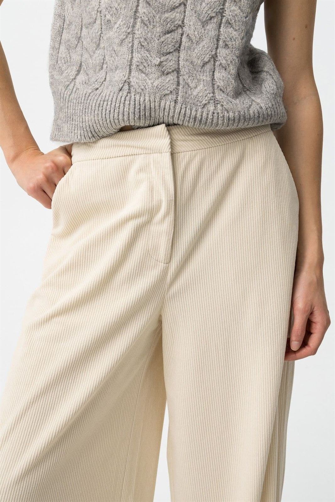 Pantalón ancho claro, Cardado - Imagen 2