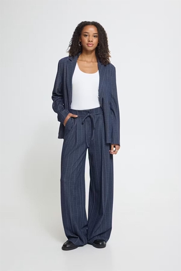 Pantalón Kate Pinelle de rayas diplomáticas y pierna ancha Ichi - azul marino - Imagen 1