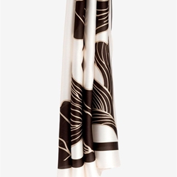 Pañuelo floral sedoso marrón - Imagen 1