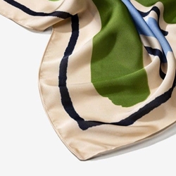 Pañuelo Satinado con Estampado a Rayas - Imagen 1