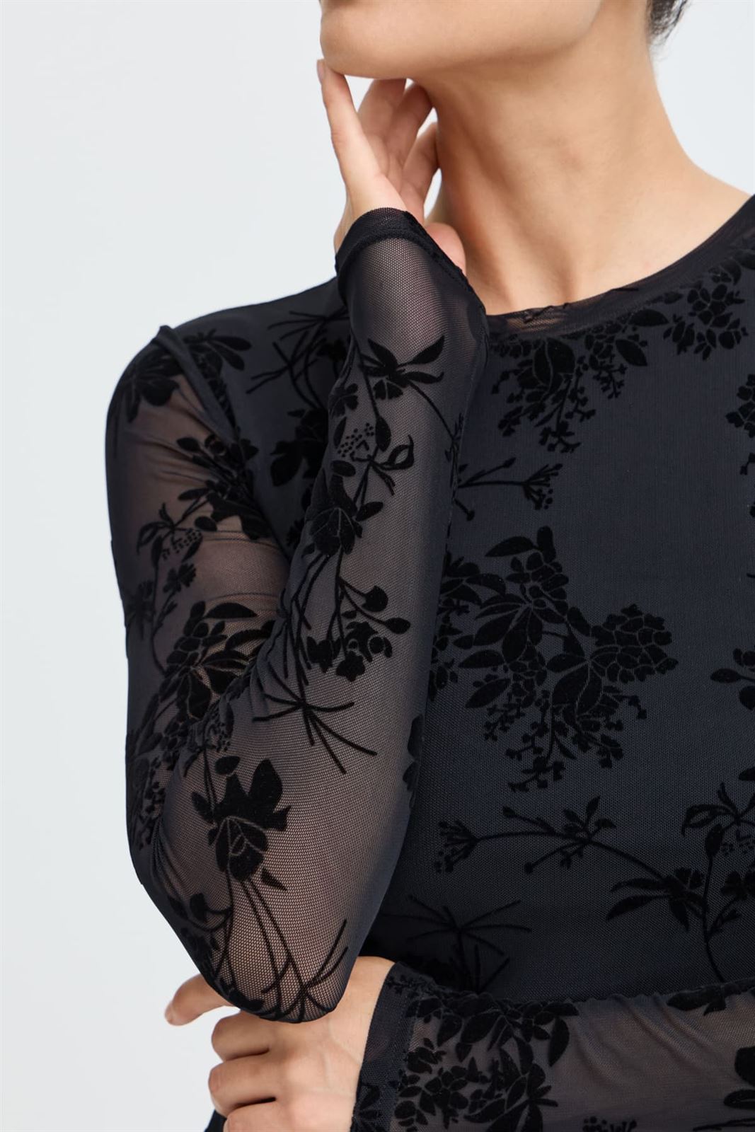 Top floral B.young, Rimesha - negro - Imagen 2