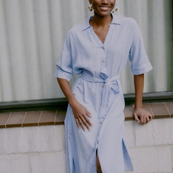Vestido camisero azul con rayas blancas,By Falakka - Imagen 1